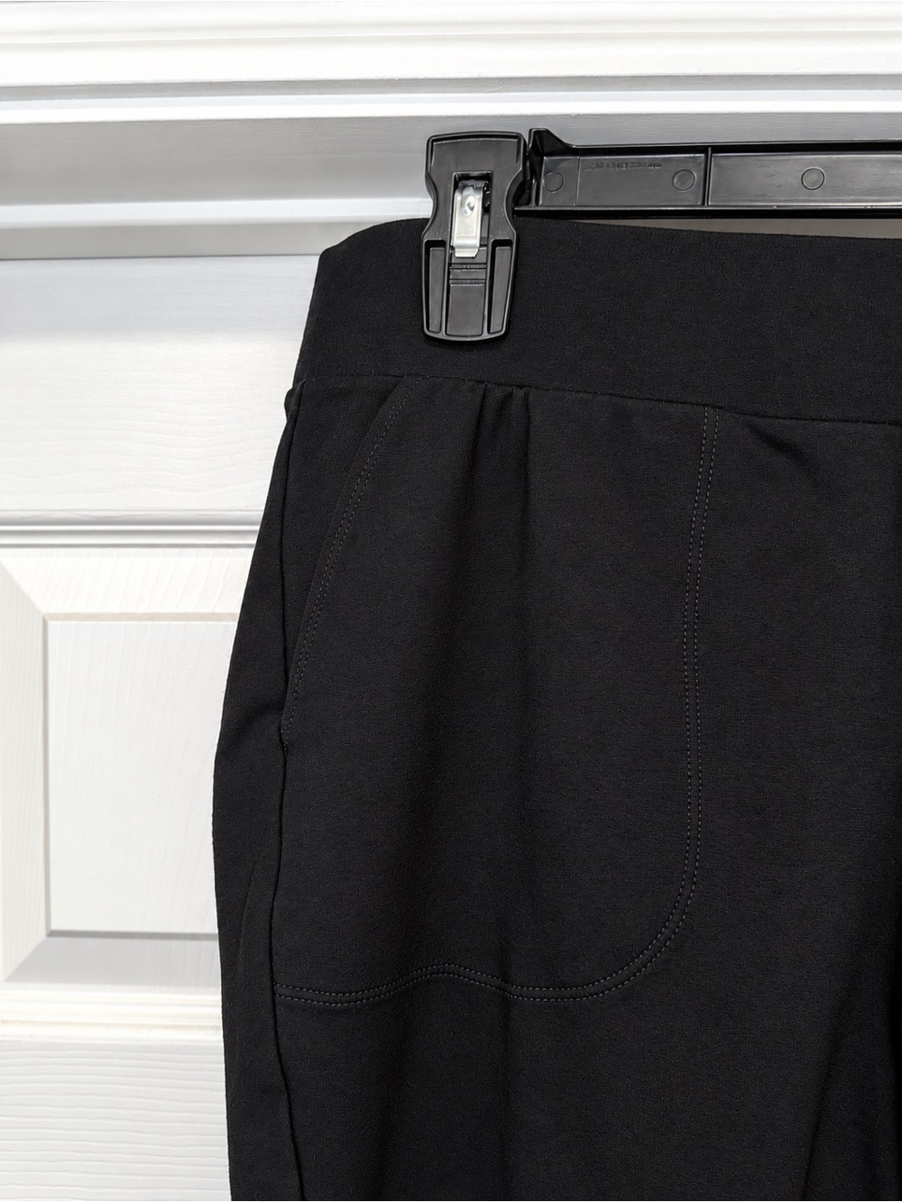 Women’s Torrid Classic Black Leggings with Pockets - Picture 3 of 3